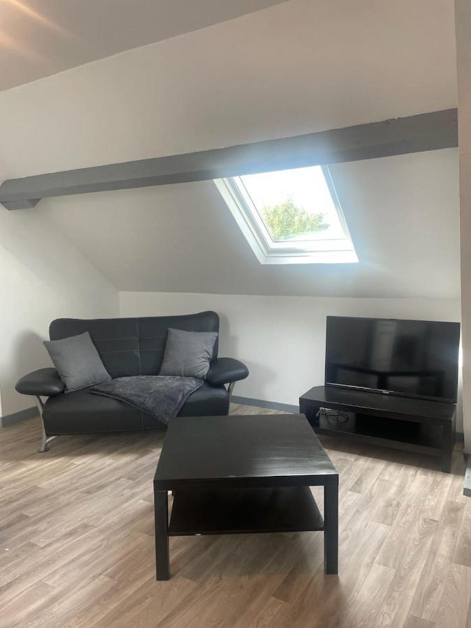 Superbe Loft Neuf - 1 Chambre- Face Au Chateau 세단 외부 사진