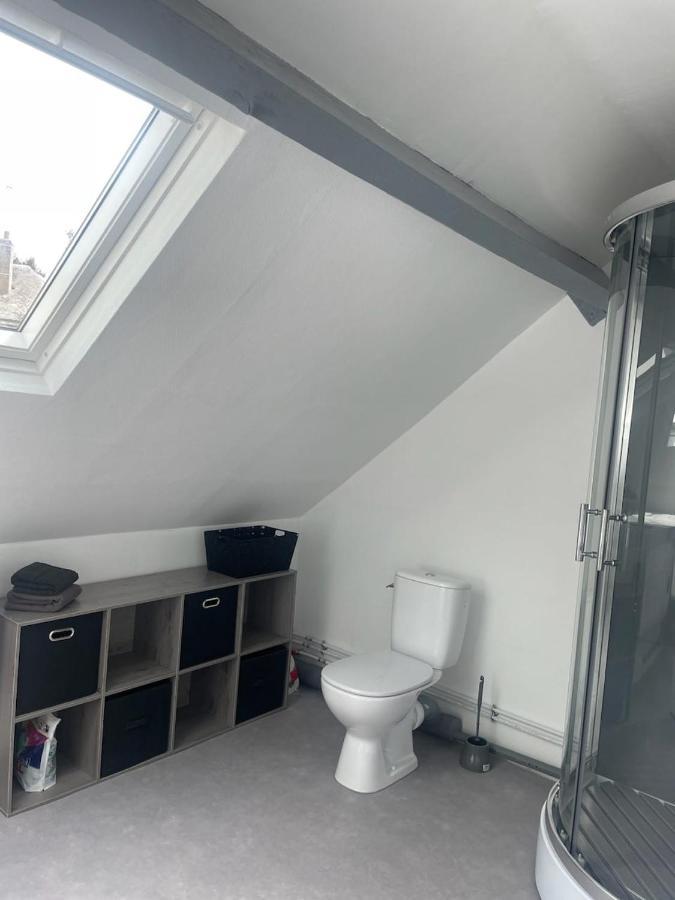 Superbe Loft Neuf - 1 Chambre- Face Au Chateau 세단 외부 사진